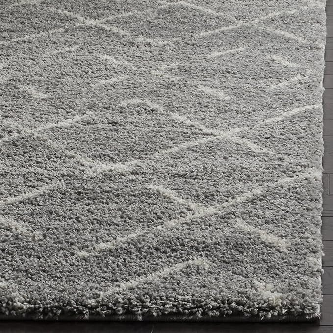 SAFAVIEH Arizona Shag Collection Area Rug - 5'1" Square, Grey & Ivory, Moroccan Design, Non-Shedding & Easy to Clean, Ideal for Living Room, Bedroom, Dining Space (ASG743D)