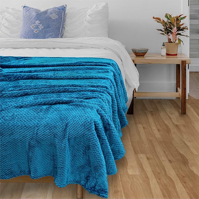 PAVILIA Turquoise Blue Throw Blanket for Couch, Twin Bed, Soft Fleece Throws for Sofa Chair, Fuzzy Waffle Textured Blanket, Cozy Warm Lightweight All Season Blanket Throw, 60x80