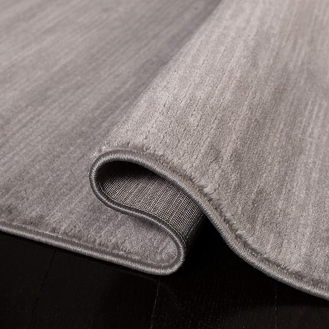 SAFAVIEH Vision Collection Accent Rug - 2' x 3', Silver, Modern Ombre Design, Non-Shedding & Easy to Clean, Ideal for Entryway, Foyer, Bedroom (VSN606G)