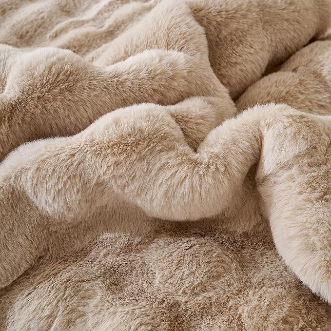 Faux Fur Decorative Throw Pillow Cover Plush Thick Bubble Pillow Covers Luxury Soft Cozy Accent Pillowcase for Spring Sofa Living Room Couch Bed (Khaki,18"x18")