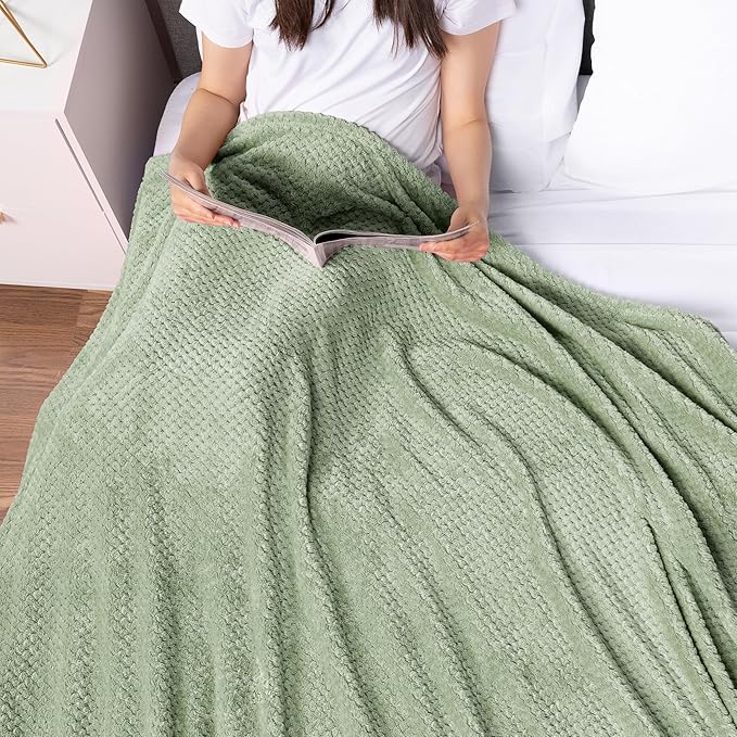PAVILIA Sage Green Throw Blanket for Couch, Twin Bed, Soft Fleece Throws for Sofa Chair, Fuzzy Waffle Textured Blanket, Cozy Warm Lightweight All Season Blanket Throw, 60x80