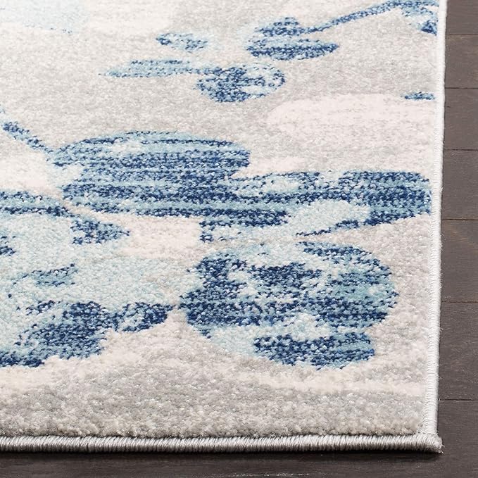 SAFAVIEH Evoke Collection 4' x 6' Grey/Light Blue EVK236J Floral Non-Shedding Living Room Bedroom Accent Rug