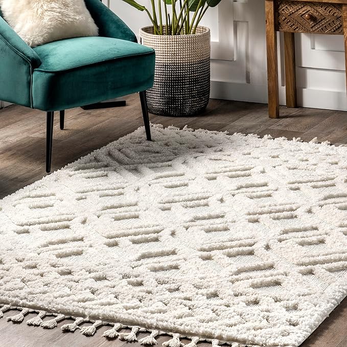 nuLOOM Akia Cream/Ivory, 6'7" x 9', Geometric Lattice, Tasseled, Soft and Textured, High Traffic, Stain Resistant, Durable Area Rug for Bedroom, Living Room, Dining Space, Den, Foyer, Entryway
