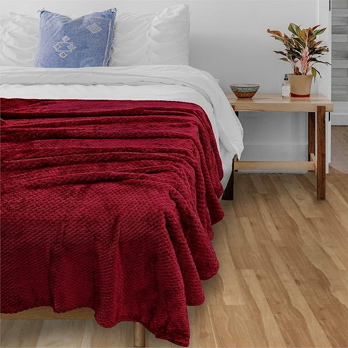 PAVILIA Maroon Red Throw Blanket for Couch, Twin Bed, Soft Fleece Throws for Sofa Chair, Fuzzy Waffle Textured Blanket, Cozy Warm Lightweight All Season Blanket Throw, 60x80
