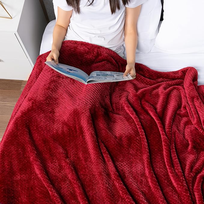 PAVILIA Maroon Red Throw Blanket for Couch Bed, Soft Fleece Throws for Sofa Chair, Fuzzy Waffle Textured Blanket, Cozy Warm Lightweight All Season Blanket Throw, 50x60