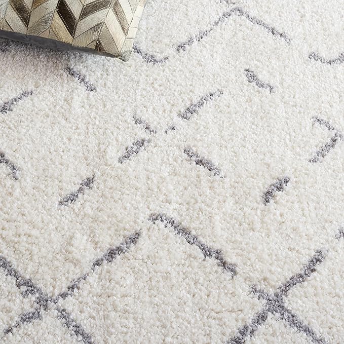 SAFAVIEH Arizona Shag Collection Area Rug - 5'1" x 7'6", Ivory & Grey, Moroccan Boho Design, Non-Shedding & Easy to Clean, Ideal for Living Room, Bedroom, Dining Space (ASG743F)