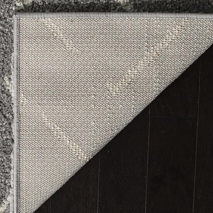 SAFAVIEH Area Rug 6x8 - Arizona Shag Collection - Grey & Ivory,Moroccan Design, Non-Shedding & Easy to Clean, Ideal for Living Room, Bedroom, Dining Space (ASG743D)