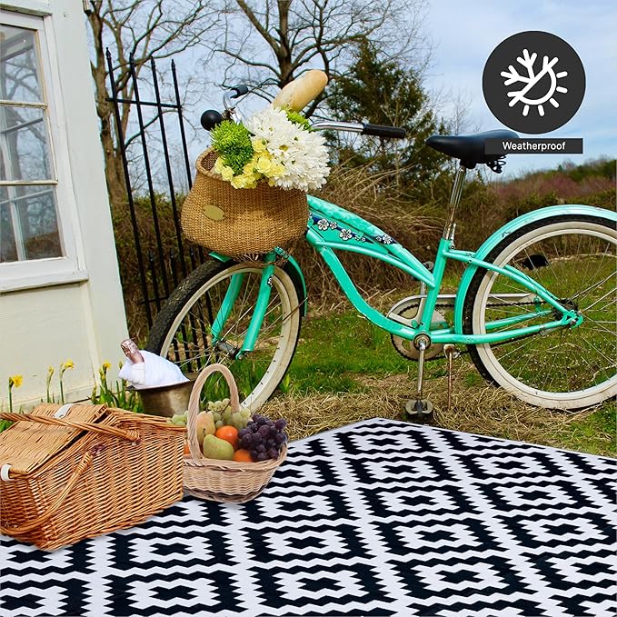 FH Home Outdoor Rug - Waterproof, Fade Resistant, Reversible - Premium Recycled Plastic - Geometric - Patio, Deck, Porch, Balcony, Laundry Room - Aztec - Black & White Crease Free - 4 x 6 ft