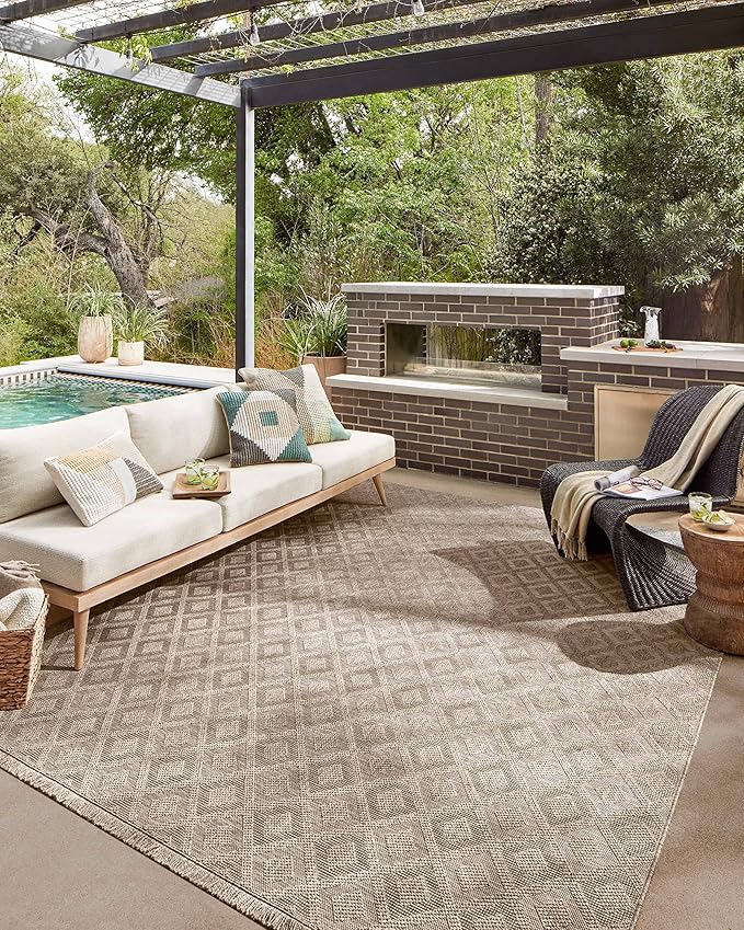 Loloi Dawn Collection Indoor/Outdoor DAW-07 Light Brown 7'-8" x 7'-8" Round Area Rug