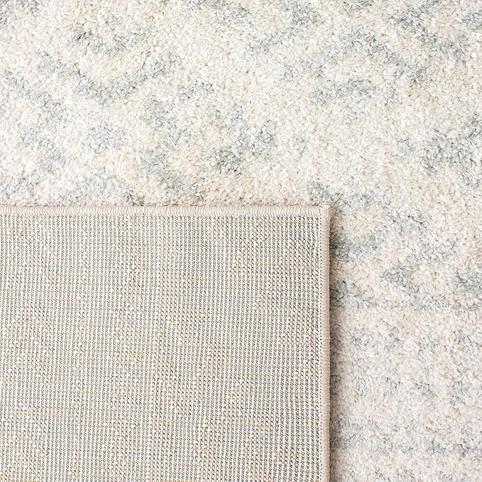 SAFAVIEH Tulum Collection Runner Rug - 2' x 8', Ivory & Light Grey, Moroccan Boho Tribal Design, Non-Shedding & Easy to Clean, Ideal for Living Room, Hallway, Foyer, Entryway, Bedroom (TUL272G)