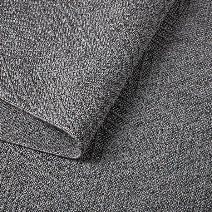 TOWN & COUNTRY BASICS Pax Herringbone Textured Solid Everwash® Washable Area Rug, Low Pile, Non-Slip Backing, Easy Clean Pet & Family Friendly Rug, Dark Grey, 5' Round