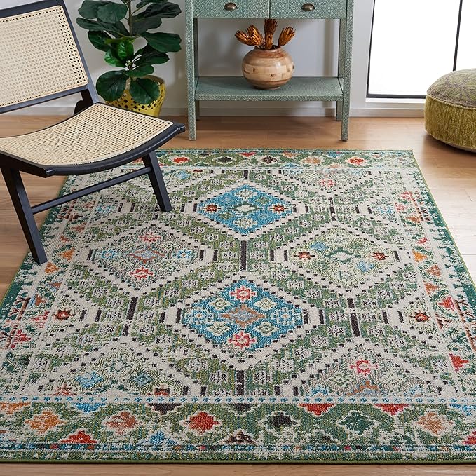 SAFAVIEH Madison Collection Area Rug - 6' x 9', Green & Beige, Boho Diamond Distressed Design, Non-Shedding & Easy Care, Ideal for High Traffic Areas in Living Room, Bedroom (MAD418Y)