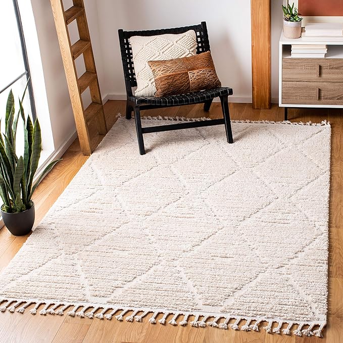 SAFAVIEH Marrakesh Collection Area Rug - 8' Square, Beige, Moroccan Boho Tribal Tassel Design, Non-Shedding & Easy Care, Ideal for High Traffic Areas in Living Room, Bedroom (MRK517C)