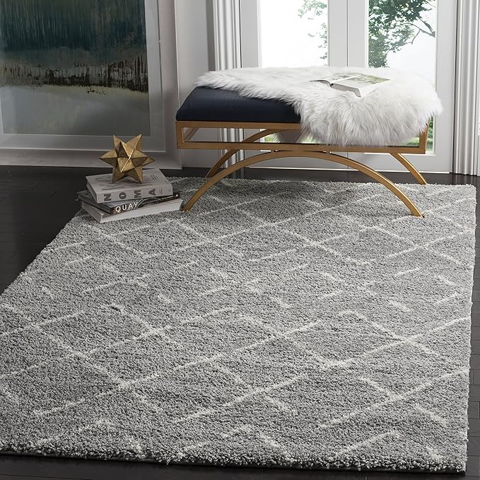 SAFAVIEH Area Rug 4x6 - Arizona Shag Collection - Grey & Ivory, Moroccan Design, Non-Shedding & Easy to Clean, Ideal for Living Room, Bedroom, Dining Space (ASG743D)