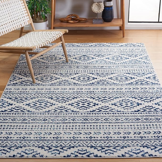SAFAVIEH Area Rug 4x6 - Tulum Collection - Ivory & Navy, Moroccan Boho Tribal Design, Non-Shedding & Easy to Clean, Ideal for Living Room, Bedroom, Dining Space (TUL272D)