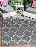 Unique Loom Outdoor Trellis Collection Area Rug (4' 1" x 6' 1" Rectangle, Black/ Ivory)