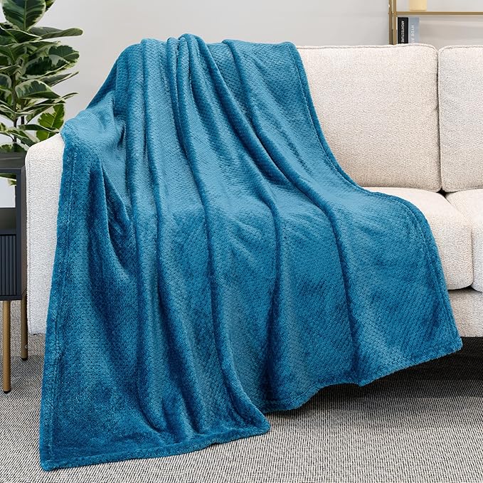 PAVILIA Turquoise Blue Throw Blanket for Couch Bed, Soft Fleece Throws for Sofa Chair, Fuzzy Waffle Textured Blanket, Cozy Warm Lightweight All Season Blanket Throw, 50x60