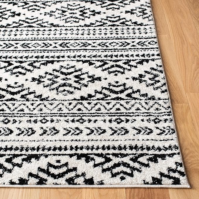 SAFAVIEH Tulum Collection Area Rug - 4' Square, Ivory & Black, Moroccan Boho Tribal Design, Non-Shedding & Easy to Clean, Ideal for Living Room, Bedroom, Dining Space (TUL272B)