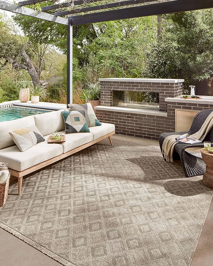 Loloi Dawn Collection Indoor/Outdoor DAW-07 Light Brown 3'-9" x 5'-9" Accent Rug