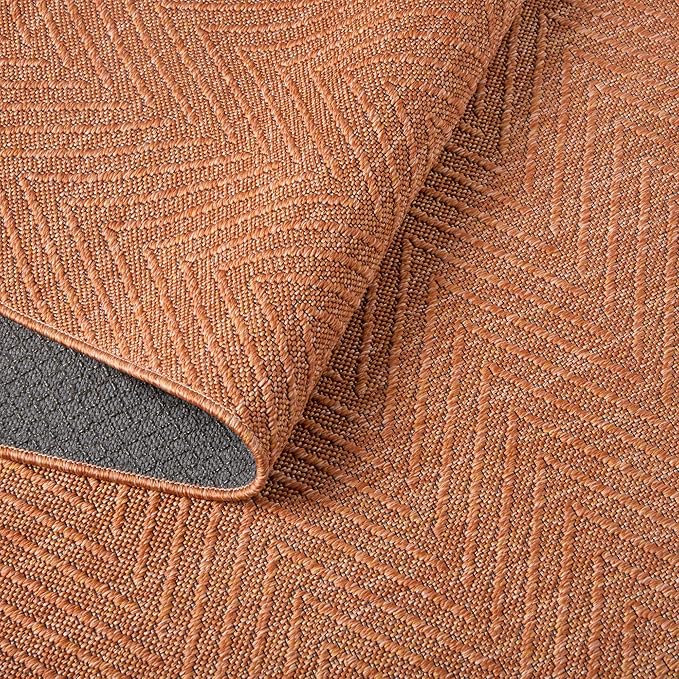 TOWN & COUNTRY BASICS Pax Herringbone Textured Solid Everwash® Washable Area Rug, Low Pile, Non-Slip Backing, Easy Clean Pet & Family Friendly Rug, Rust, 2'11"x4'11"