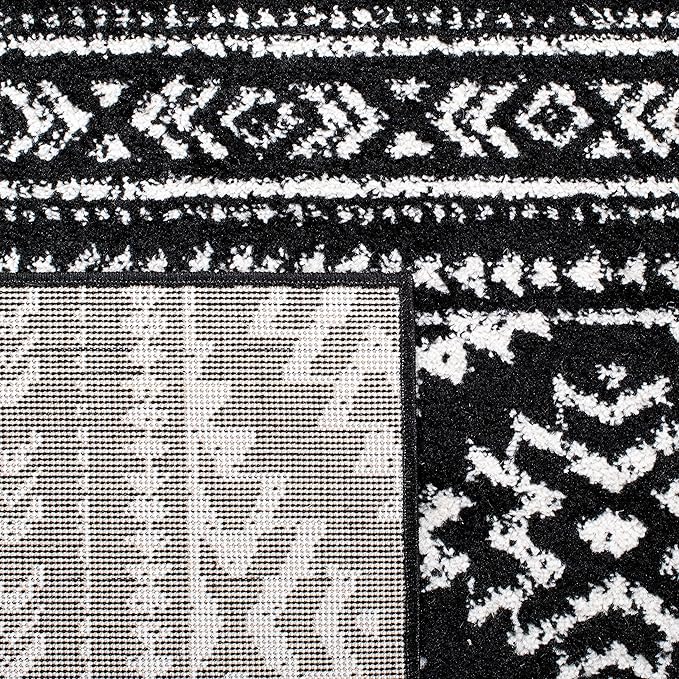 SAFAVIEH Area Rug 10x13 - Tulum Collection - Large - Black & Ivory, Moroccan Boho Tribal Design, Non-Shedding & Easy to Clean, Ideal for Living Room, Bedroom, Dining Space (TUL272Z)