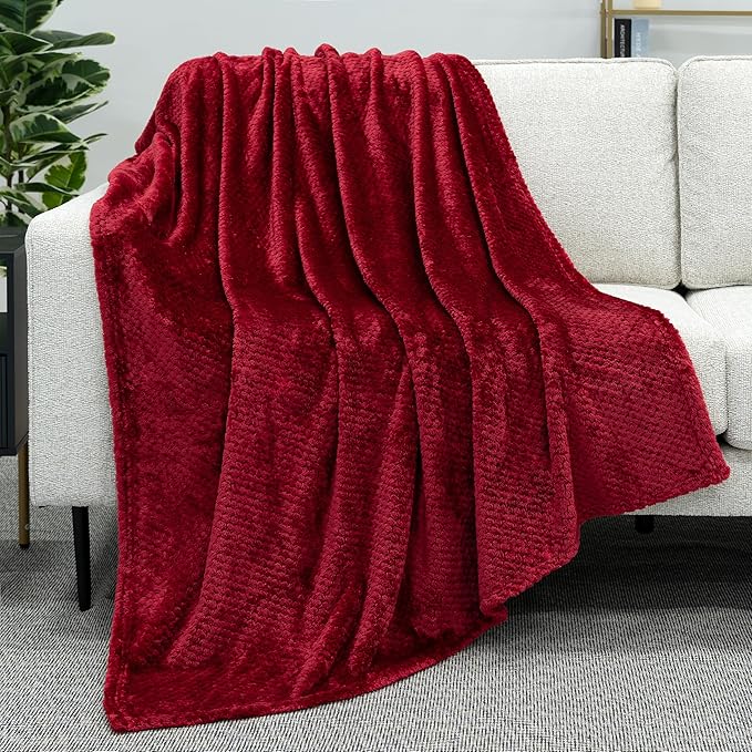 PAVILIA Maroon Red Throw Blanket for Couch Bed, Soft Fleece Throws for Sofa Chair, Fuzzy Waffle Textured Blanket, Cozy Warm Lightweight All Season Blanket Throw, 50x60
