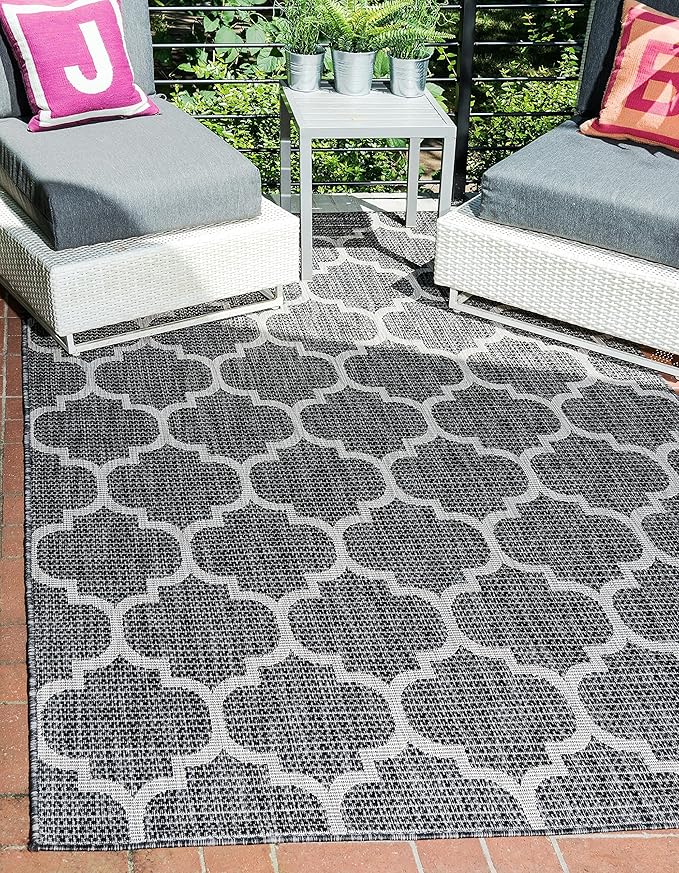 Unique Loom Outdoor Trellis Collection Area Rug (4' 1" x 6' 1" Rectangle, Black/ Ivory)